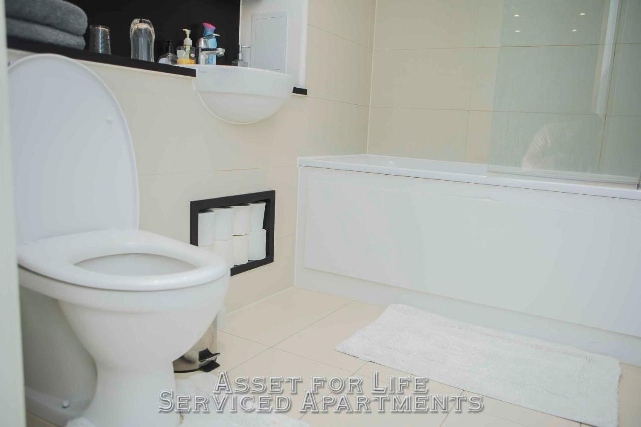 Pontoon Dock Key Workers Apartment Londra Dış mekan fotoğraf