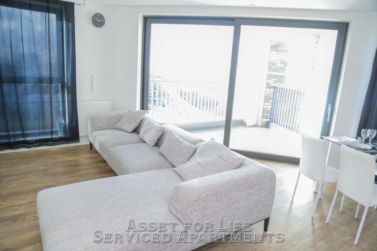Pontoon Dock Key Workers Apartment Londra Dış mekan fotoğraf